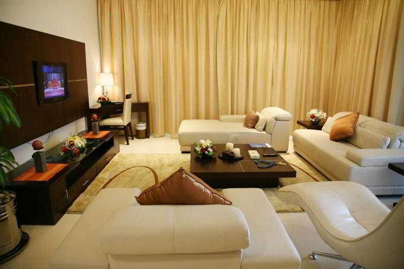 Staybridge Suites Dubai Internet City By Ihg Екстер'єр фото