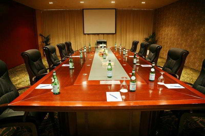 Staybridge Suites Dubai Internet City By Ihg Екстер'єр фото
