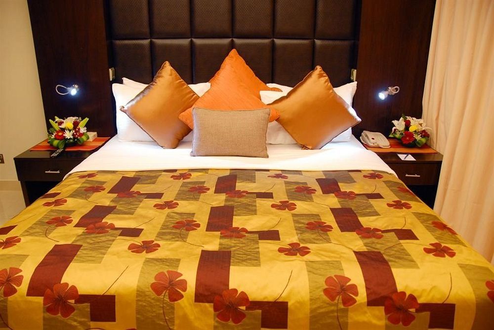 Staybridge Suites Dubai Internet City By Ihg Екстер'єр фото